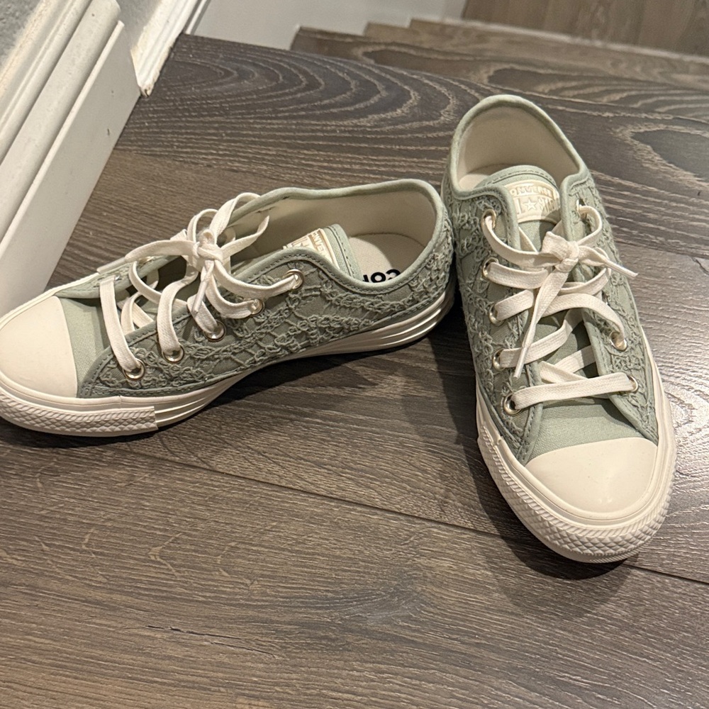 NEW Converse Mint Green Lace-Up Shoes
